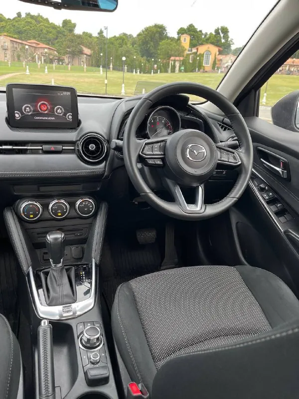 Mazda 2 3