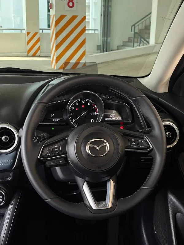 Mazda 2 4