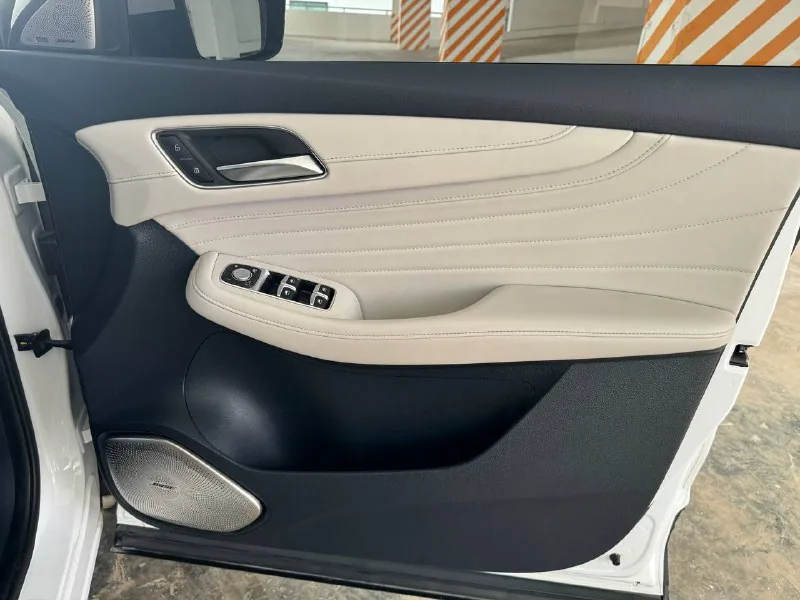 MG HS PHEV 8