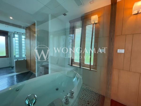 5 卧室 - 海滩别墅在 Wongamat — 25