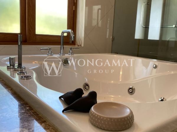 5 卧室 - 海滩别墅在 Wongamat — 22
