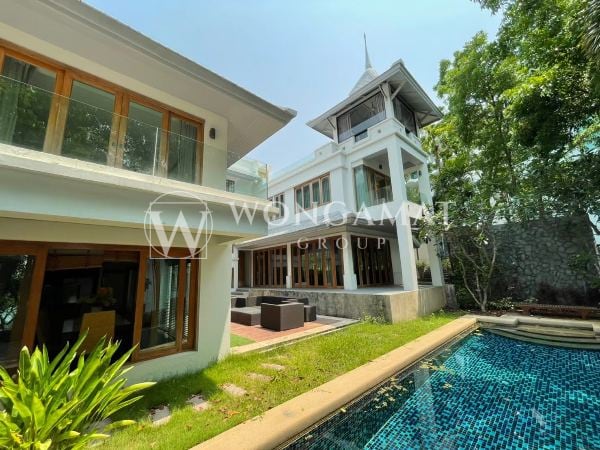 5-Bedroom-Beachfront villa on Wongamat