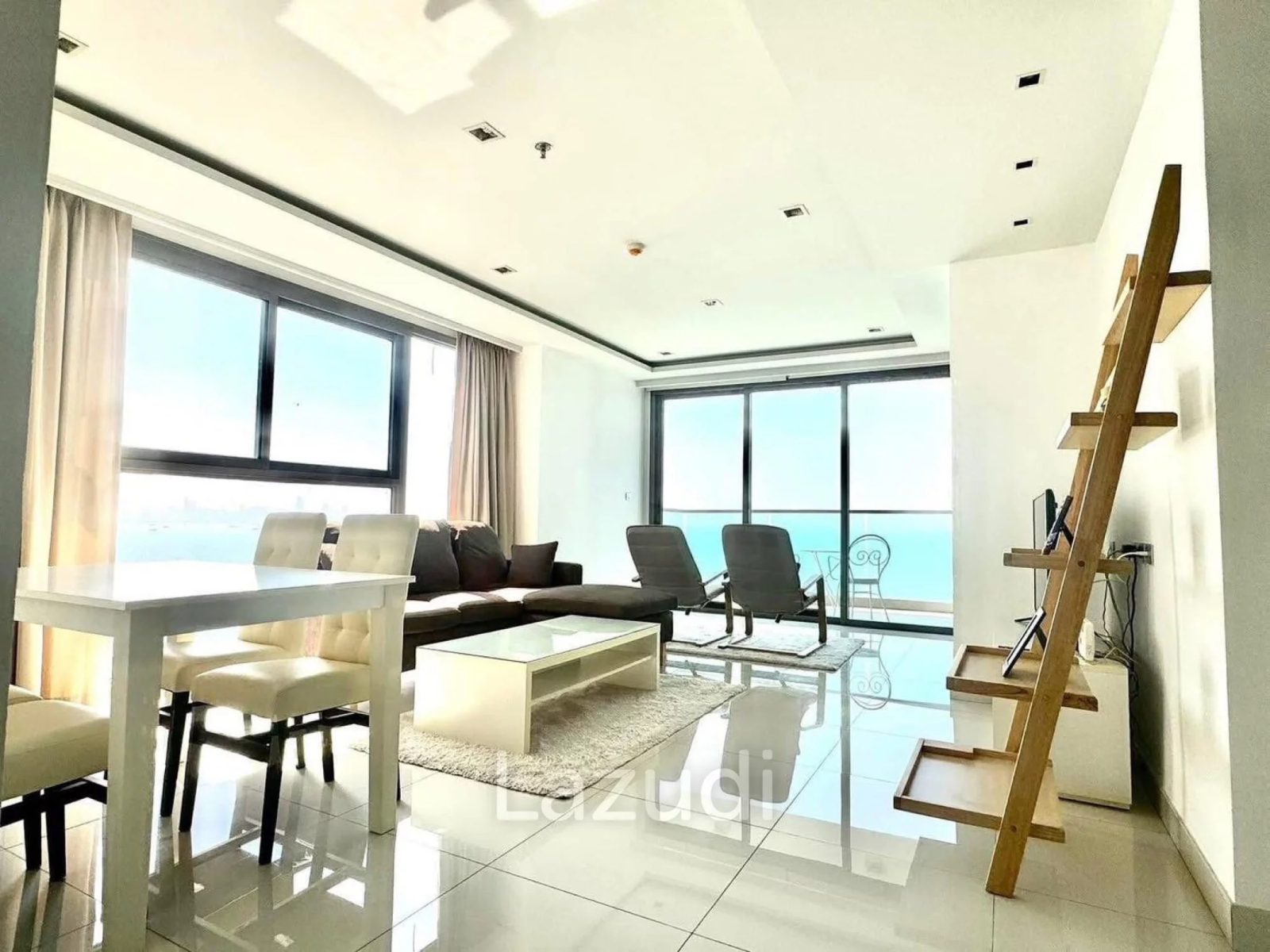 2 ห้องนอน Wongamat Tower